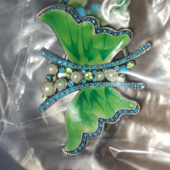 Neiman Marcus 9 Swarovski belt buckles/ scarf catcher use sash belt or snap belt - Picture 5 of 14